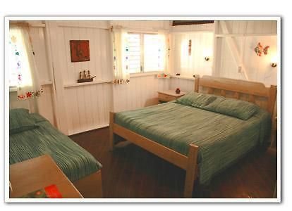 Bed and Breakfast Cocomo On The Sea Bocas del Toro Экстерьер фото